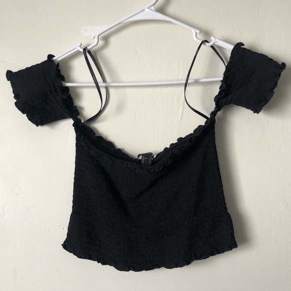 Forever 21 Tops - Forever21 Cropped Off the Shoulder Cute Black Top